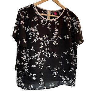 VINCE CAMUTO Black/White Floral Blouse Tiered Hem - Size Medium